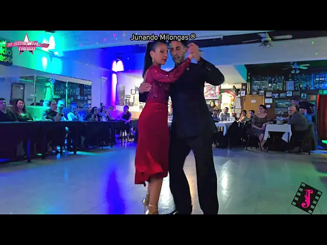 Video thumbnail for CHRISTIAN MARQUEZ & VIRGINIA GOMEZ "LOS TOTIS" || Cuatro palabras (Juan D Arienzo) [vals]