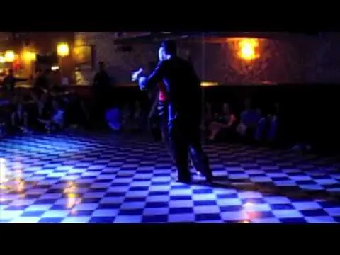 Video thumbnail for Rodrigo Palacios + Agustina Berenstein - Desafios Maestros - Practica X (marzo 2011)