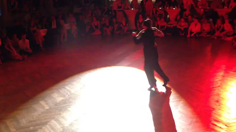 Video thumbnail for Adrian y Amanda Costa 3/4