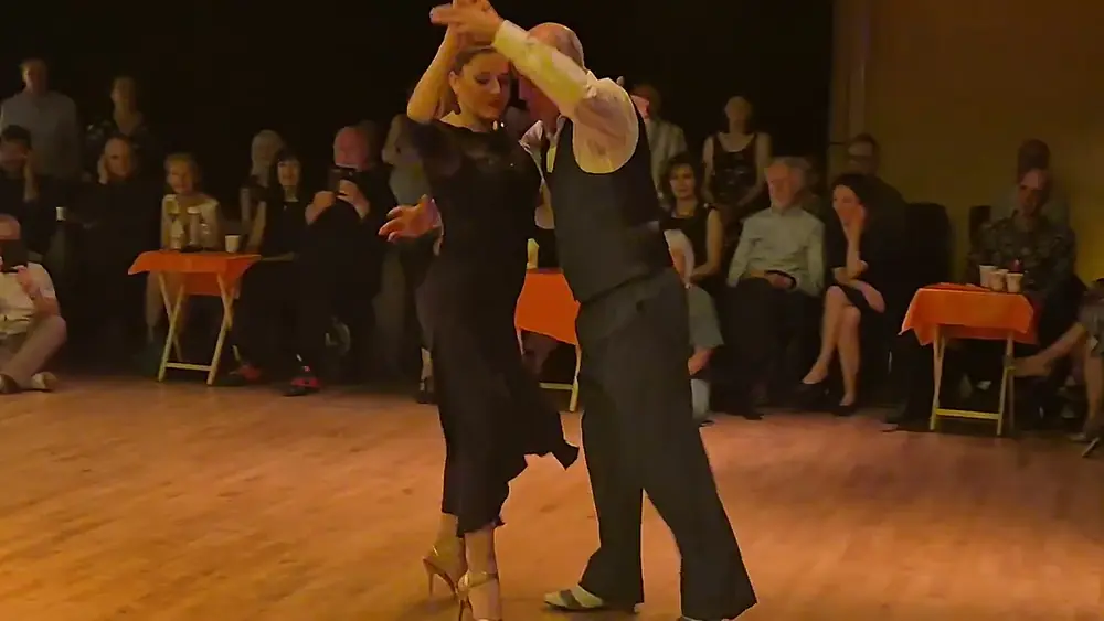 Video thumbnail for Horacio Godoy y Maricel Giacomini perform 4 troilo el cuarte ador edinburgh 2025