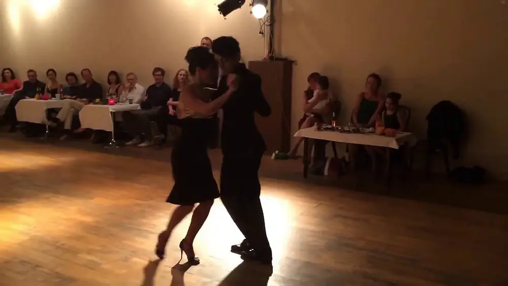 Video thumbnail for Federico Naveira y Sabrina Masso (Oslo Tango) Vals