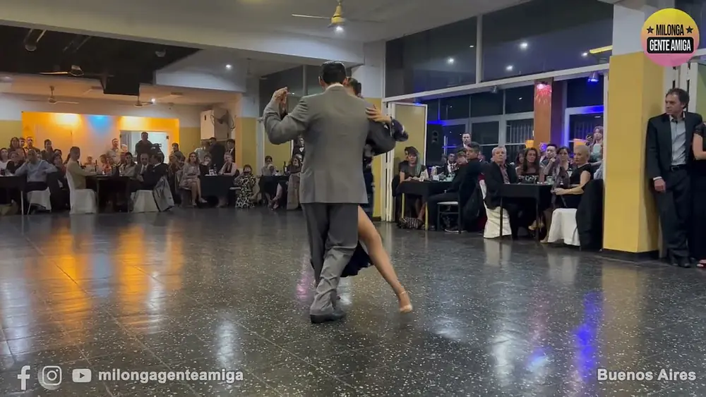 Video thumbnail for Cristian Lopez y Naoko Tsutsumizaki - Milonga Gente Amiga - 20/AGO/2023 (1/2)