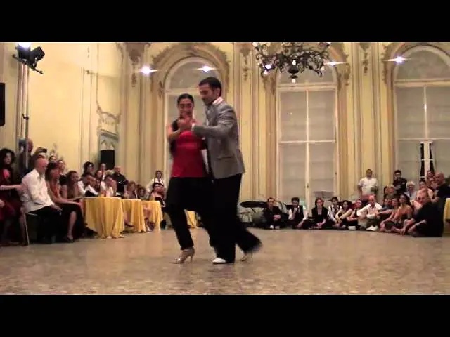 Video thumbnail for Bruno Tombari y Mariangeles Caamano @El Fueye Genova