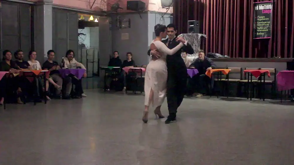 Video thumbnail for Axel Arakaki y Agostina Tarchini - 31/7/2017 - El Motivo 3/3
