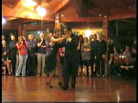 Video thumbnail for Roberto HERRERA y Silvana CAPRA Milonga LE MIMOSE 15.5.10.avi