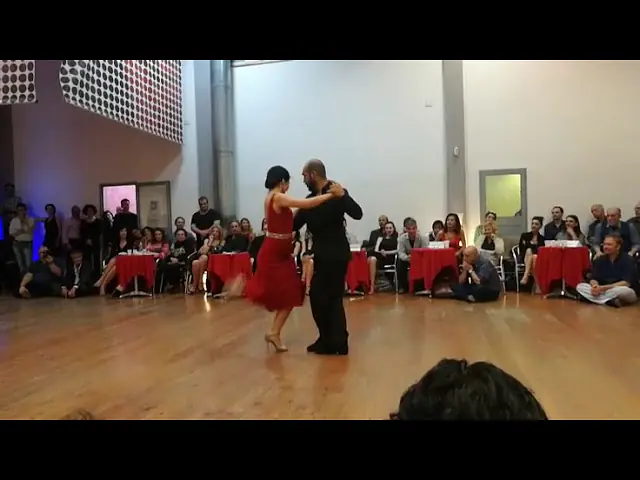 Video thumbnail for Santaigo Castro y Francesca del Buono - Castigo (Vals)