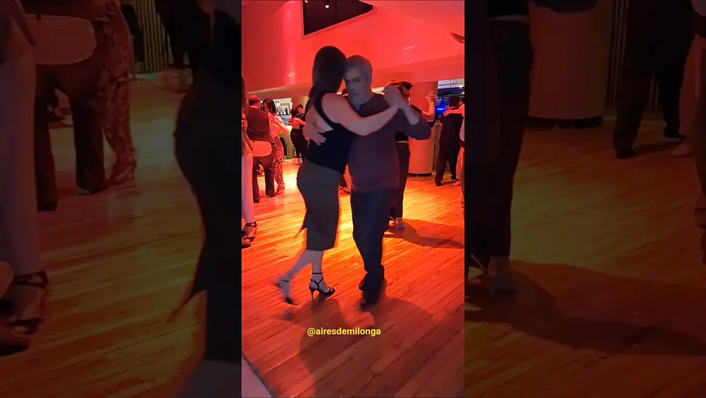 Video thumbnail of Milongueando en Sensaciones de tango milonga en El Juvenil #tangodance #tangoargentino