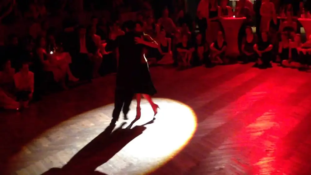 Video thumbnail for Adrian y Amanda Costa 1/4