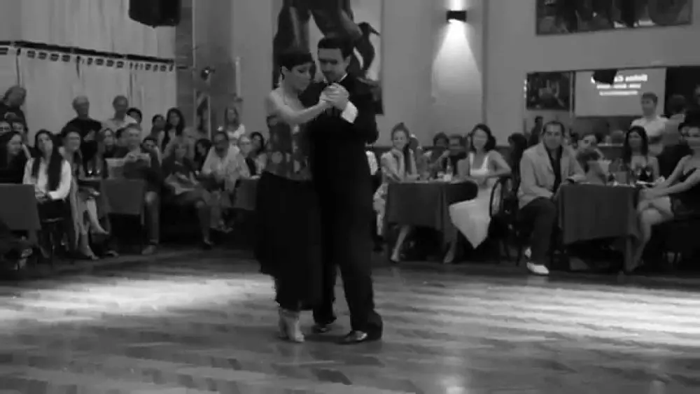 Video thumbnail for Laly Victoria y Leandro Header  bailan al Salon Canning