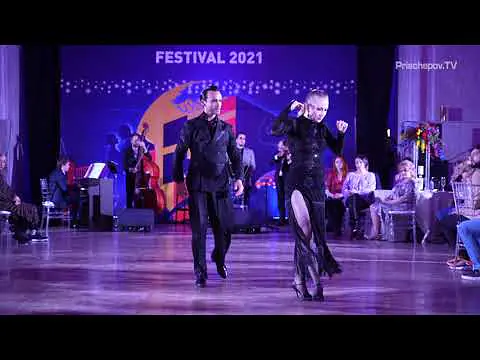 Video thumbnail for Juan Manuel Rosales & Liza Rosales, Zum by Solo Tango Orquesta, La Boca Tango Festival 2021
