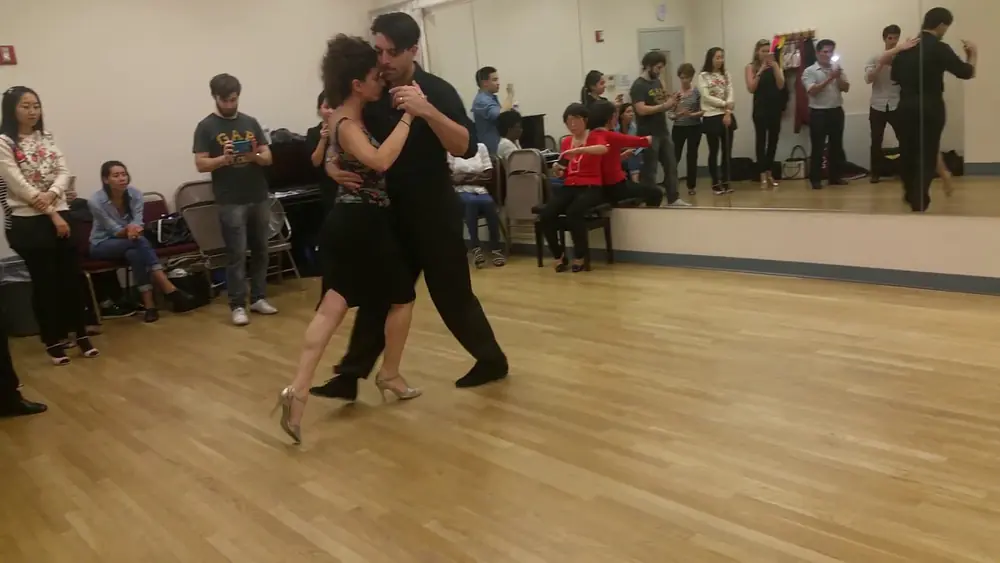 Video thumbnail for Argentine tango class - Florencia Borgnia & Marcos Pereira: Vals, single axis turns