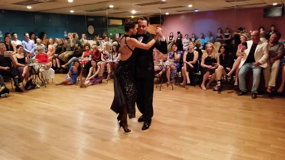 Video thumbnail for Argentine tango: Andrés Bravo & Sarita Apel - Invierno (Remasterizado)