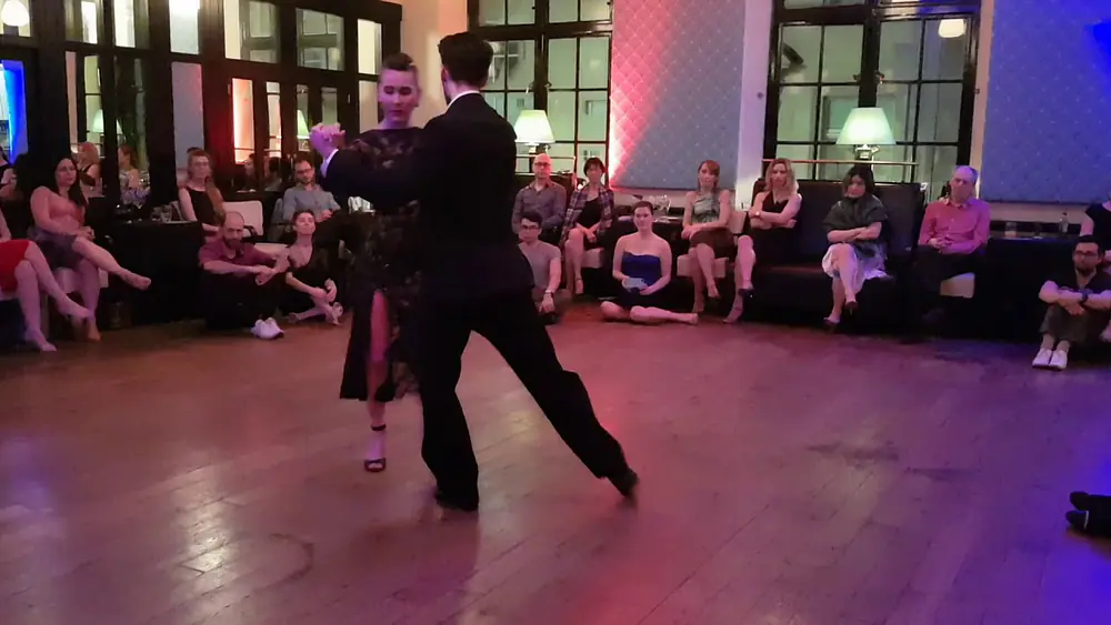 Video thumbnail for Aurore Chadoin & Sebastian Motter @ London City Milonga at The Mercer 2020 4/4