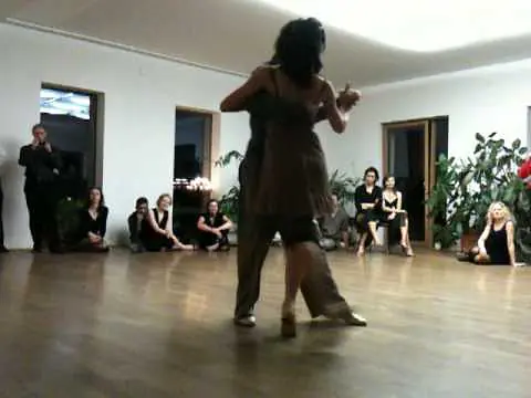 Video thumbnail for www.tango-on-tour.net bei Maria Mondino und Ismael Ludman