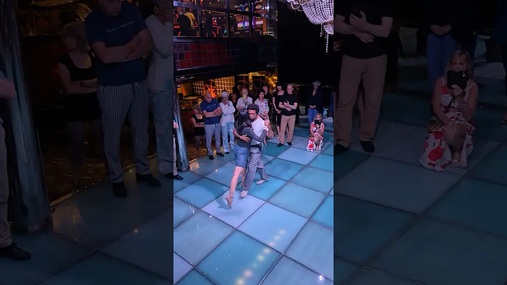 Video thumbnail for Walking the walk: Silvina Tse y Julio Demo