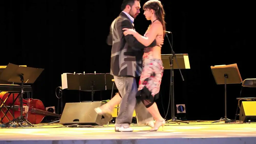 Video thumbnail for Marisol Morales et Alejandro Larenas, le 8 juillet 2011. Tangos.