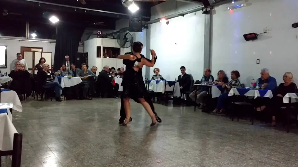 Video thumbnail for Andrea Fernández Acerbi y Eduardo Arias Sub Campeones de Tango Senior 2017 2/3 (13-Jun-17)
