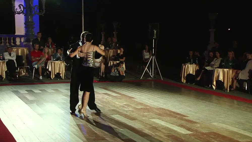 Video thumbnail for Csongor Kicsi y Raluca Teodor - Tango Cazino 2013 - 3/4