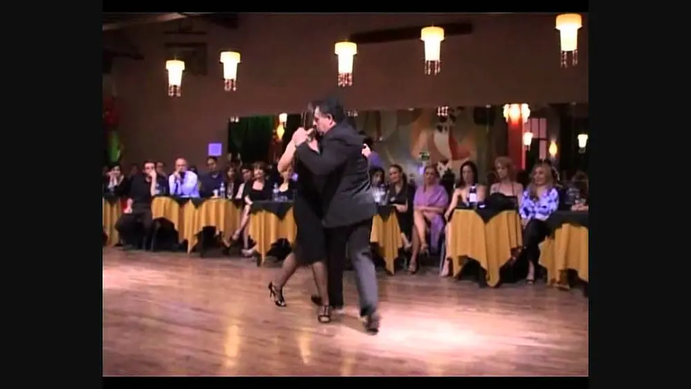 Video thumbnail for Milongueando 2011 - Milonga de Cierre - Claudio Strang y Trinidad Solar
