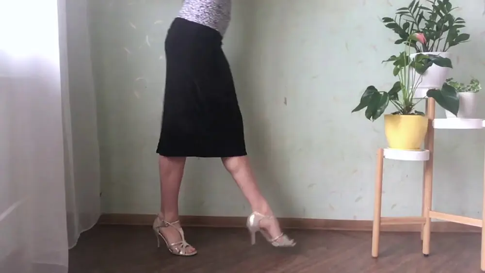 Video thumbnail for Angelina Zubko. Tango Women´s Technique. Improvisation - Chau pinela.