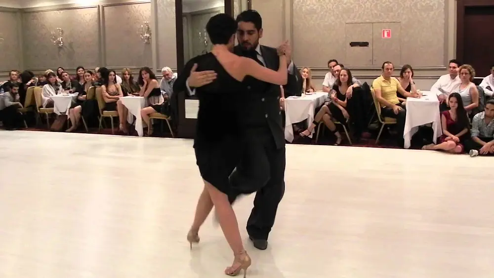 Video thumbnail for Andres Laza Moreno y Luciana Arregui - El Jaguel by Carlos Di Sarli - Exhibition 4