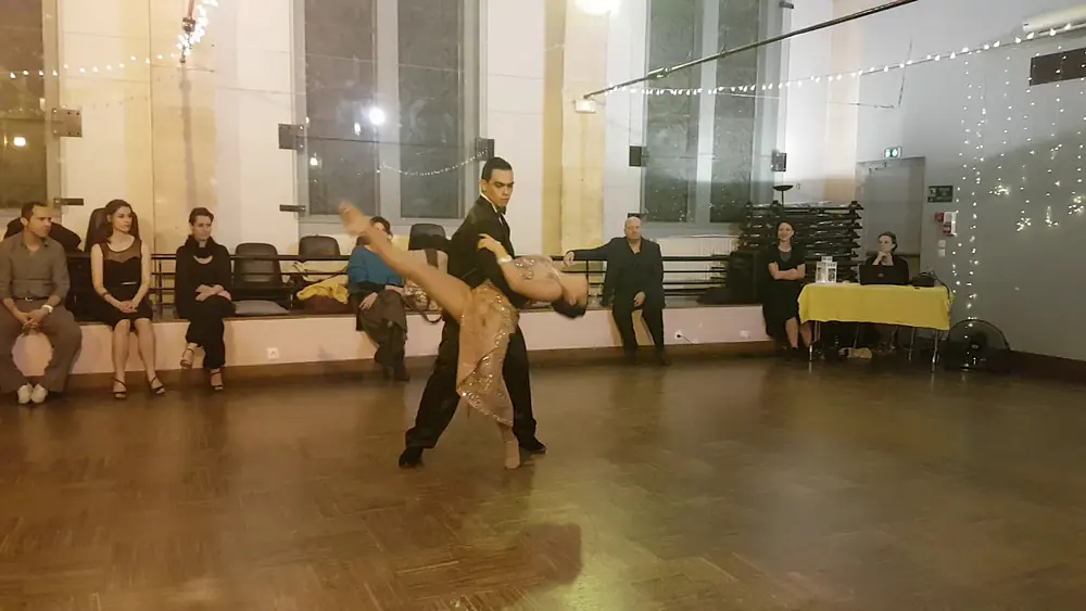 Video thumbnail for Juan David Vargas y Paulina Mejía - Watashi - París