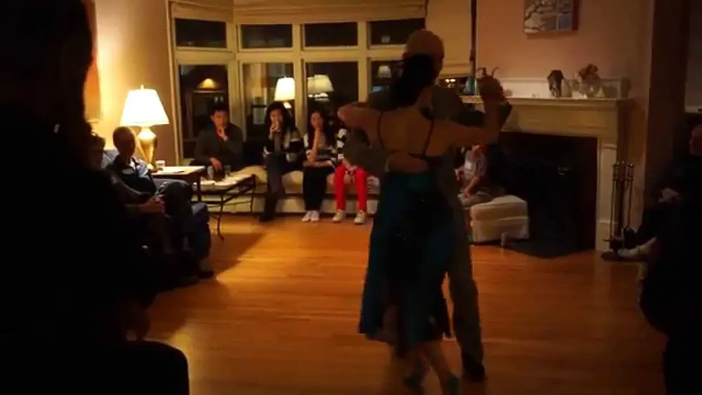 Video thumbnail for Adriana Salgado & Orlando Reyes dancing to "Que Importa" (Juan D'Arienzo / Hector Maure)