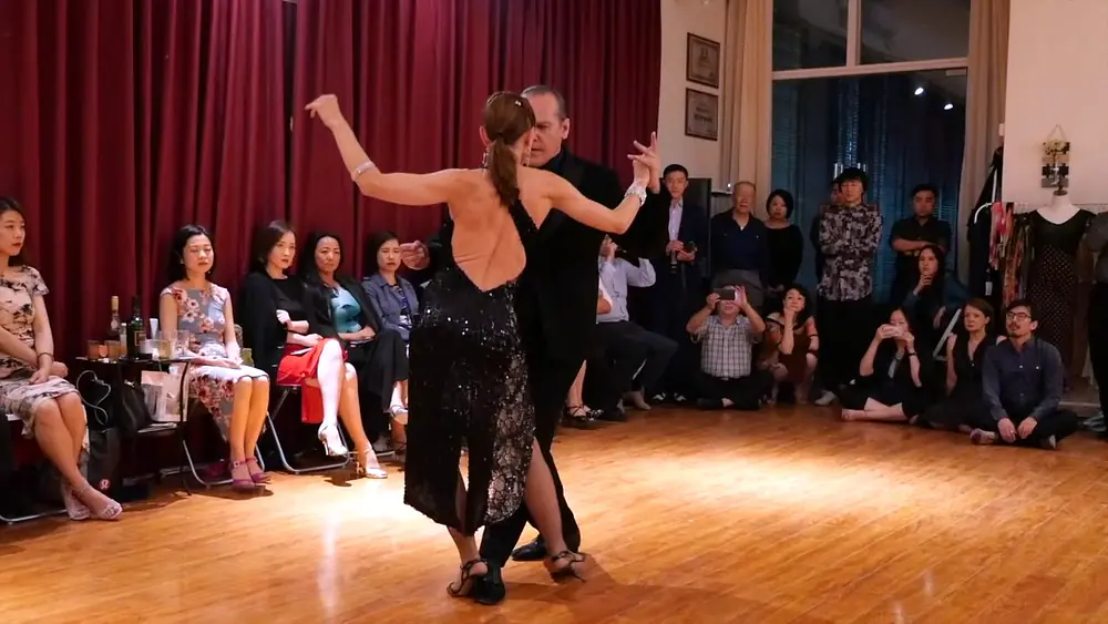 Video thumbnail for PANCHO MARTINEZ PEY &  LORENA ERMOCIDA Grand Milonga @Beijing 2018 4/4