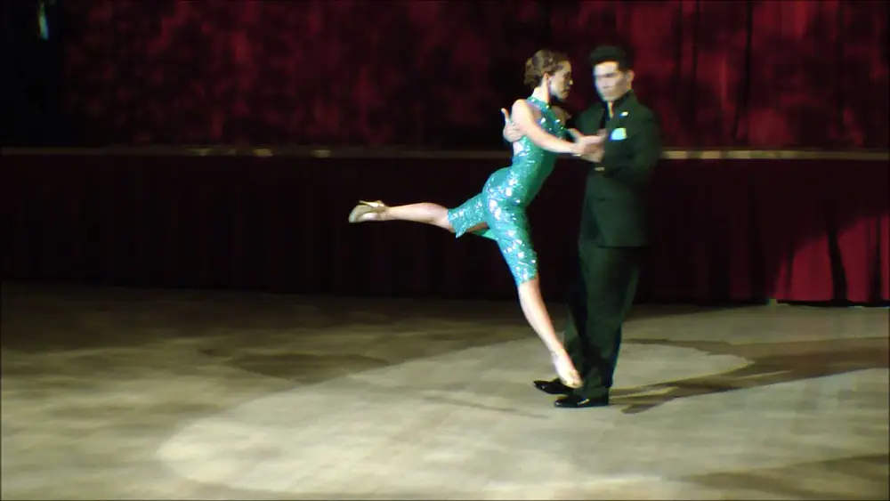 Video thumbnail for Maxi Copello y Raquel Makow at Vecher Tango December 1, 2018