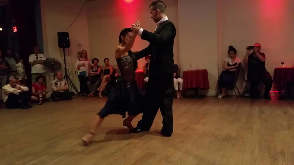 Video thumbnail for Argentine tango: Paula Duarte & Michael Nadtochi - Amurado