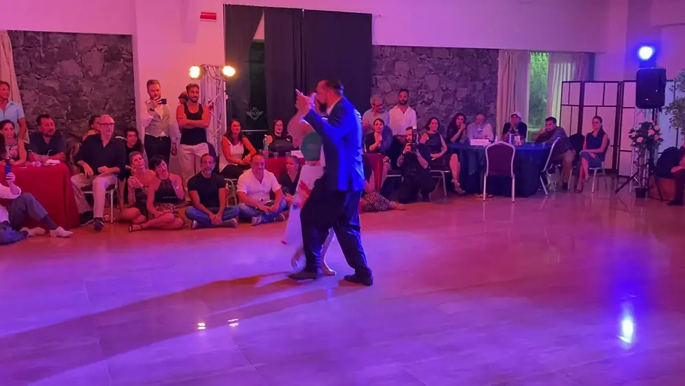 Video thumbnail for Rino Fraina y Graziella Pulvirenti - Masters of Tango CSTW 2022
