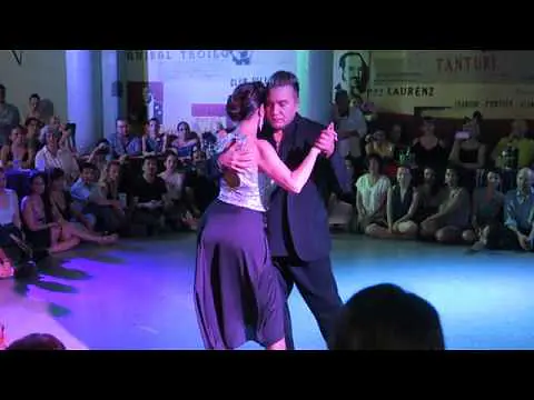 Video thumbnail for Mariano Chico Frumboli y Moira Castellano at Milonga Viva La Pepa 2020 1