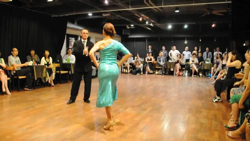 Video thumbnail for Claudia Codega y Esteban Moreno (Cam 2, 3/5)