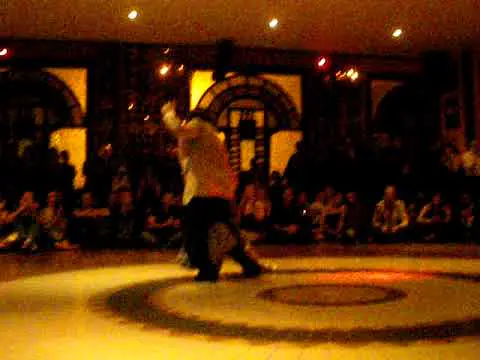 Video thumbnail for Federico Naveira & Ines Muzzopappa en Istanbul Tango Ritual 2009