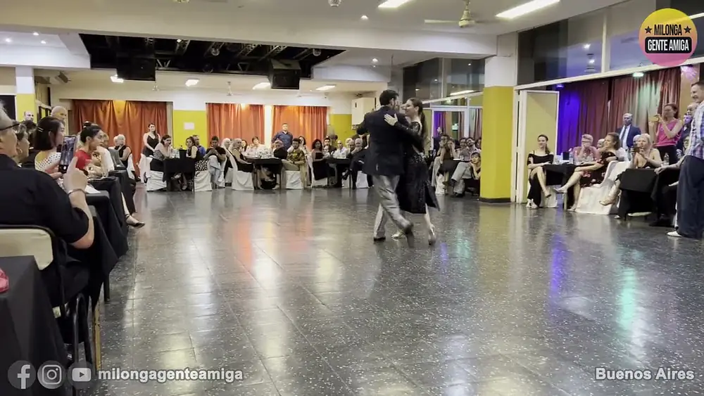 Video thumbnail for Demian Garcia y Gisela Natoli - Milonga Gente Amiga - 27/NOV/2022 (3/3)