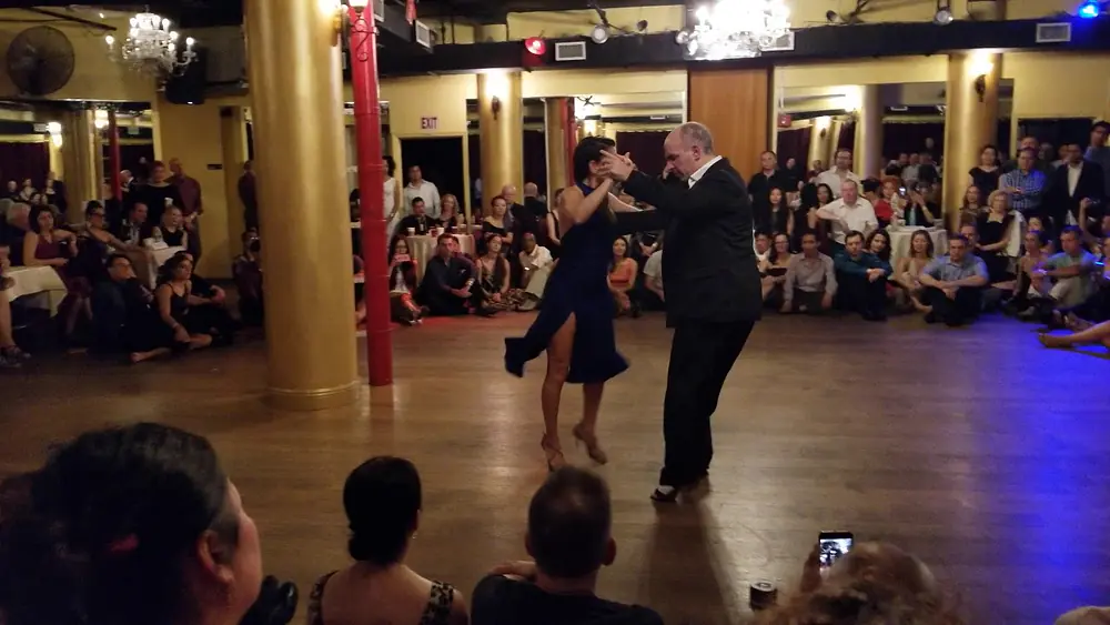 Video thumbnail for Argentine tango: Horacio Godoy & Cecilia Berra - Sur (2)