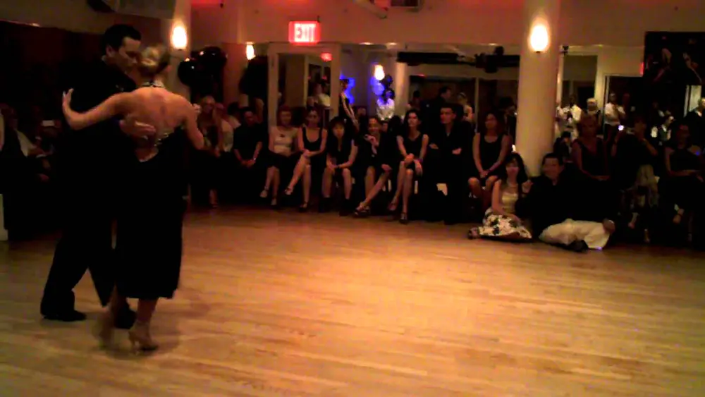 Video thumbnail for Argentine Tango: Laila Rezk & Leandro Oliver @ Black & White Ball