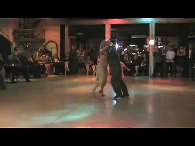 Video thumbnail for Sergio Natario y Alejandra Arrue - nozze d'argento con il tango