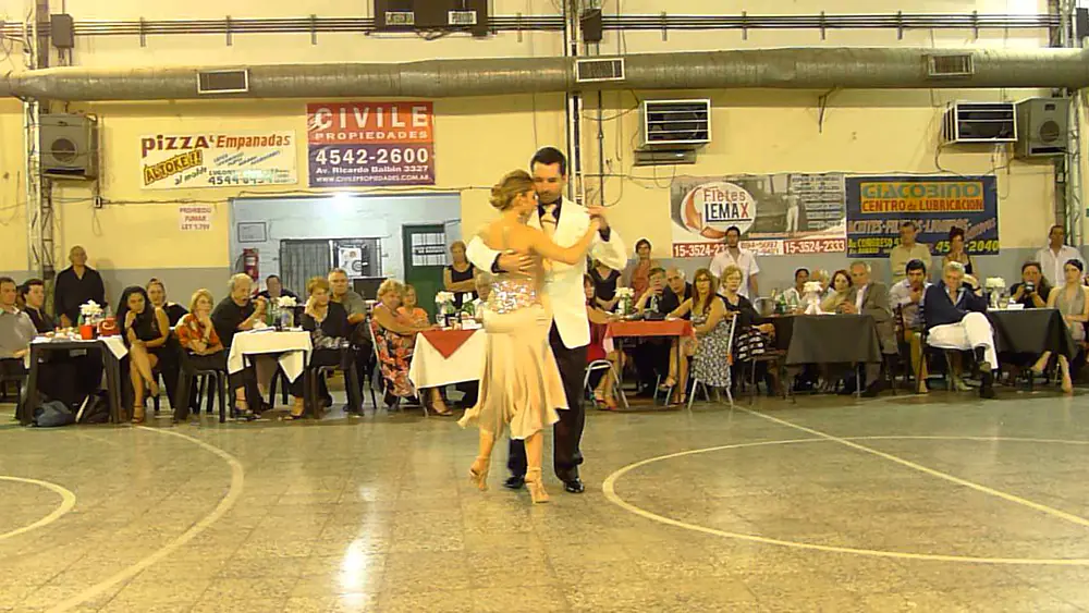 Video thumbnail for Javier Rodriguez y Noelia Barsi - Sunderland Milonga del ano 01