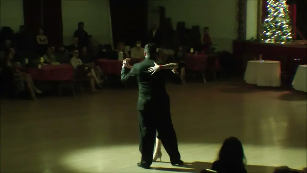 Video thumbnail for Maxi Copello y Karu Terenzio at Vecher Tango 12 14 2024 1