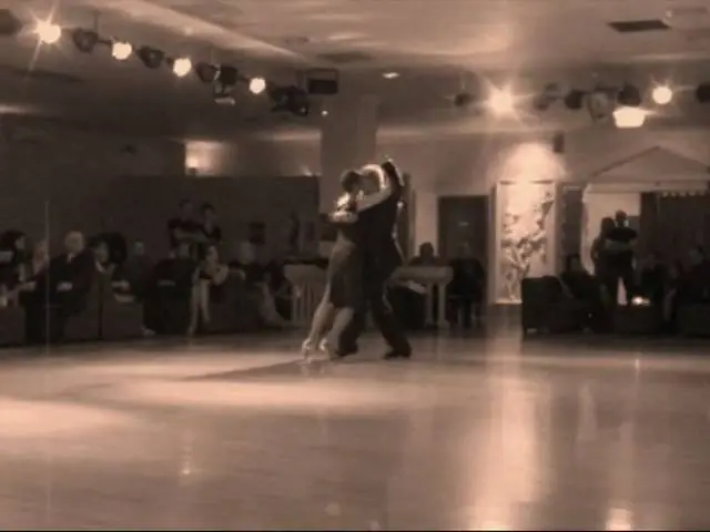 Video thumbnail for Geradrdo Quiroz Y Roberta Coen