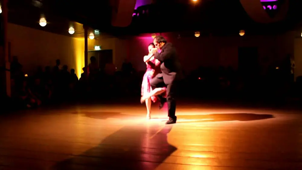 Video thumbnail for Daniela Pucci & Luis Bianchi perform "Tormenta" by Di Sarli