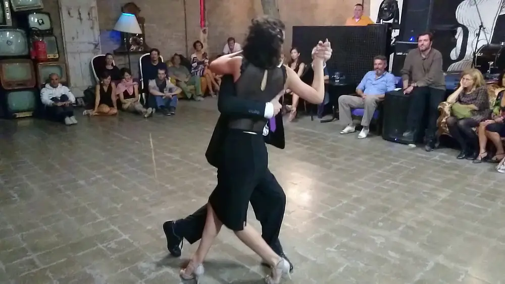 Video thumbnail for Bruno Tombari e Rocio Lequio alla Milonga Sì - MIkasa - 20/09/2017