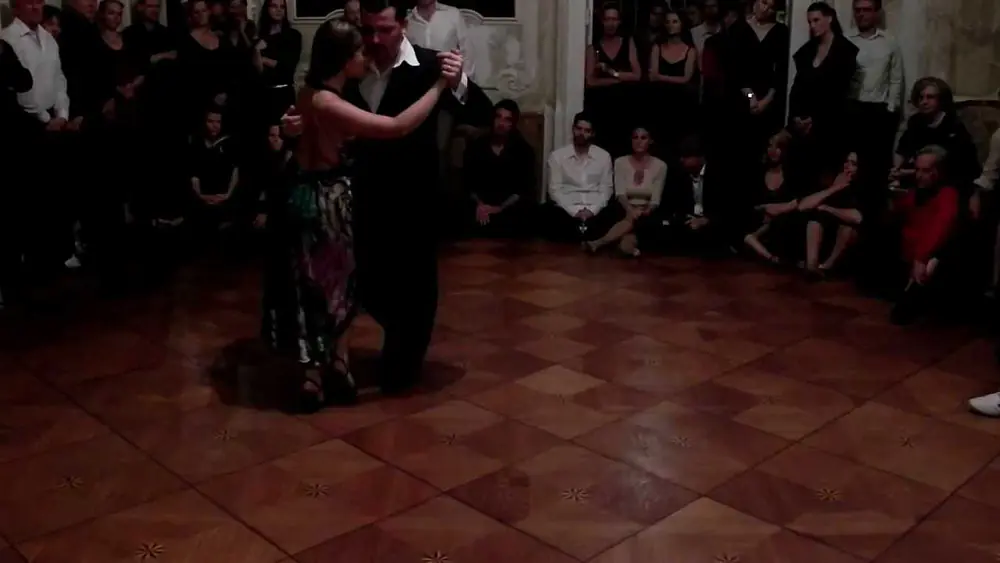 Video thumbnail for Diego Converti & Graciela Gamba   Un Boliche   Milonga Tango y Vino   Berlin