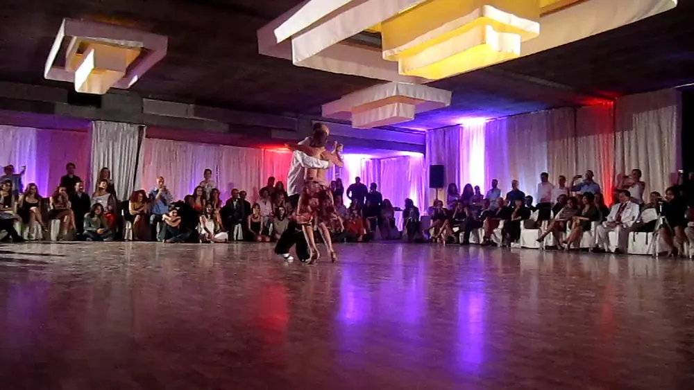 Video thumbnail for Horacio Godoy & Magdalena Gutierrez. BITF2012. 4/4 milonga