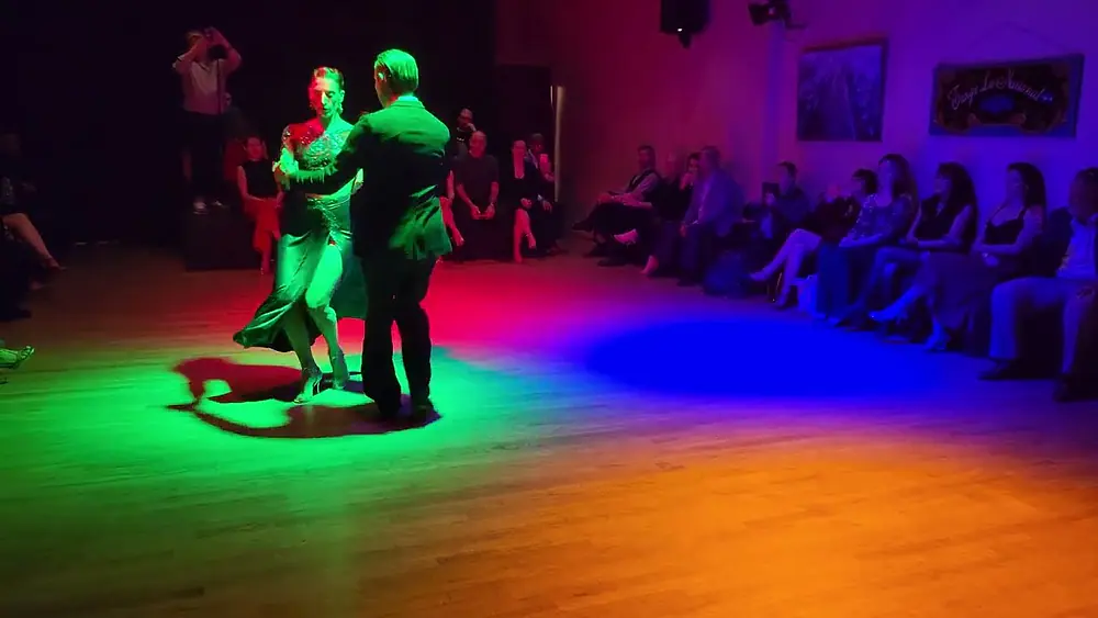 Video thumbnail for Argentine tango: Virgina Vasconi & Jaimes Friedgen - Emancipación