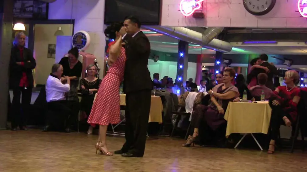 Video thumbnail for Paulina Cazabon et Jose Luis Gonzalez dansent une milonga
