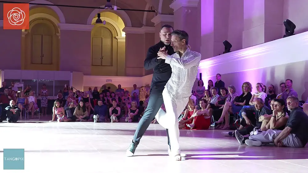 Video thumbnail for Martín Maldonado & Mauricio Ghella dance November Ultra - Corazón Caramelo
