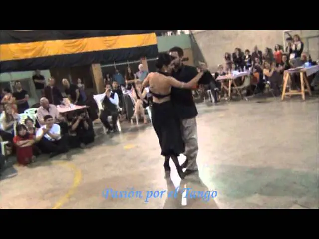 Video thumbnail for NOELIA COLETTI y PABLO GIORGINI Bailando el Vals POBRE FLOR en la MILONGA DEL MORAN