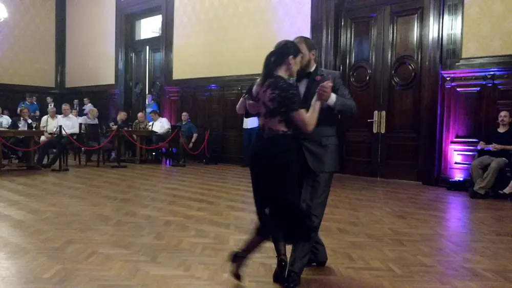 Video thumbnail for Daniel Nacucchio y Cristina Sosa en el Salón de Honor del CCK 1/4